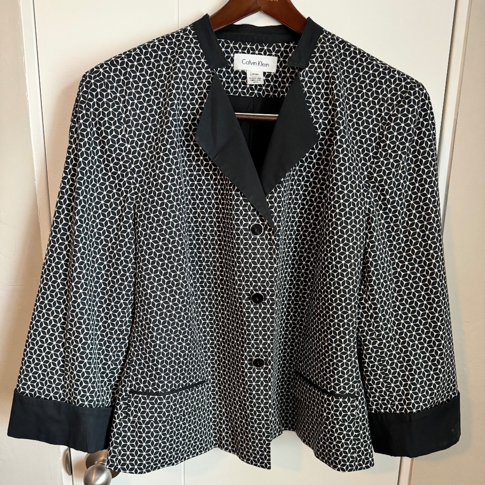 Calvin Klein Black & White Geometric Print Blazer with Contrast Trim